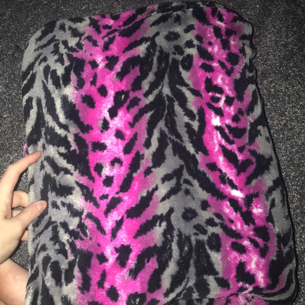 Soft cheetah print blanket